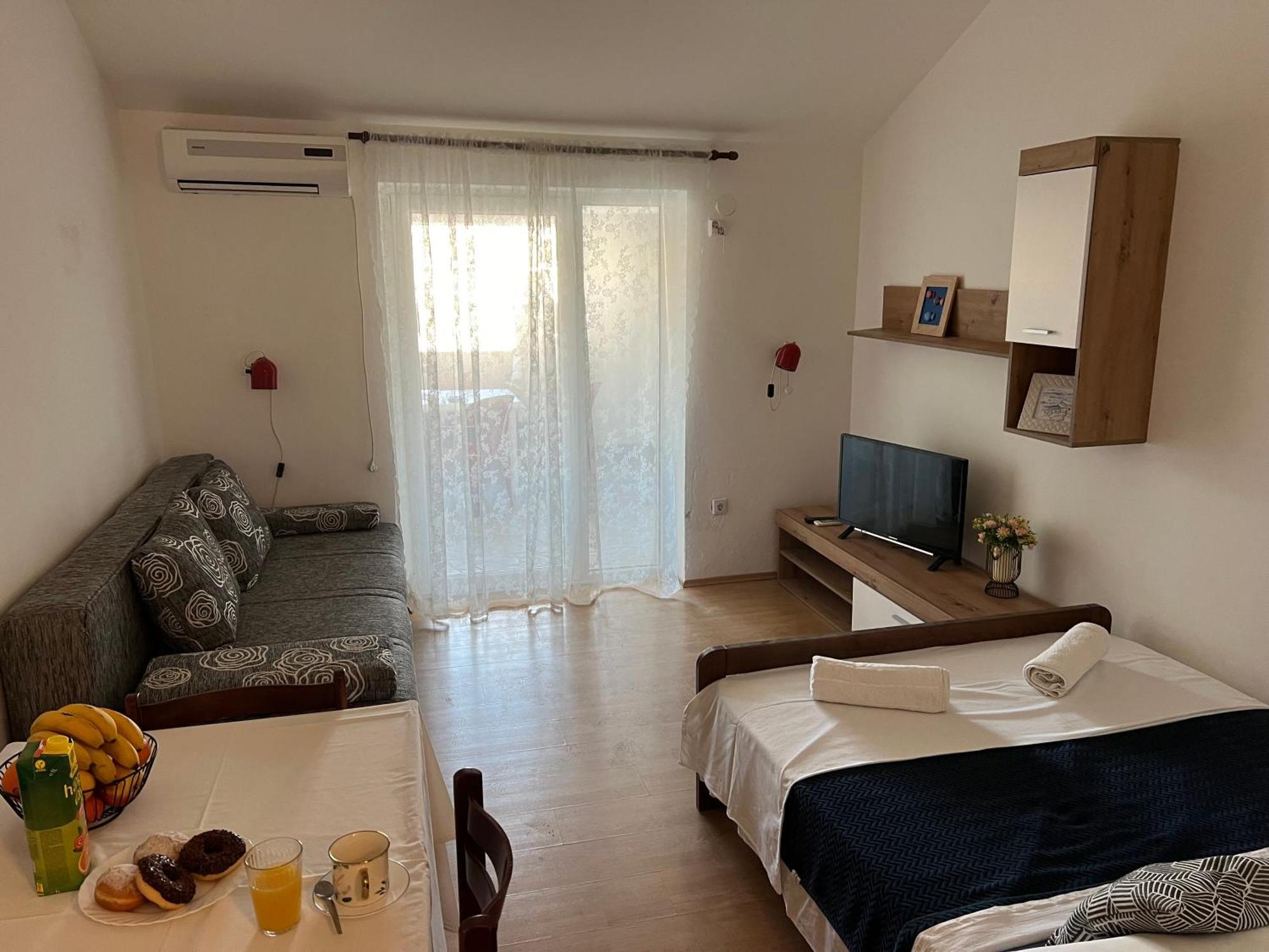 Apartments Mia Pag 파그 외부 사진